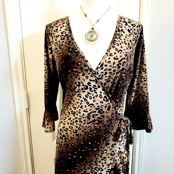 BCBG Paris Leopard Print Wrap 3/4 Bell Sleeves Dress Brown Black Tan L - Picture 11 of 15